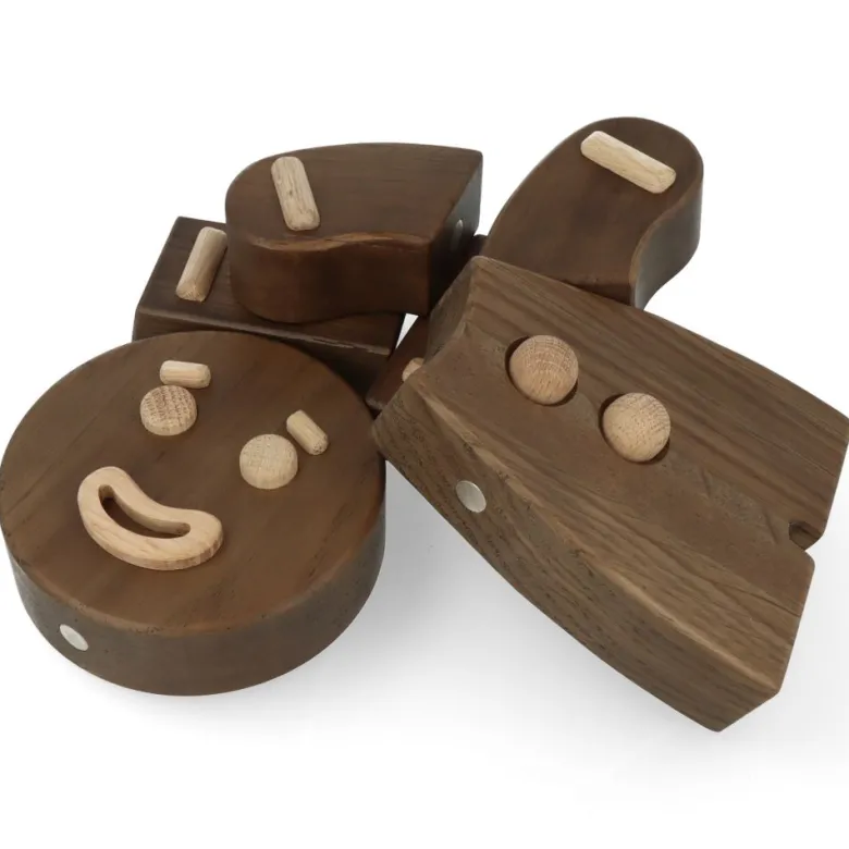 Gingerbread Man Smoke Stained Oak - Large