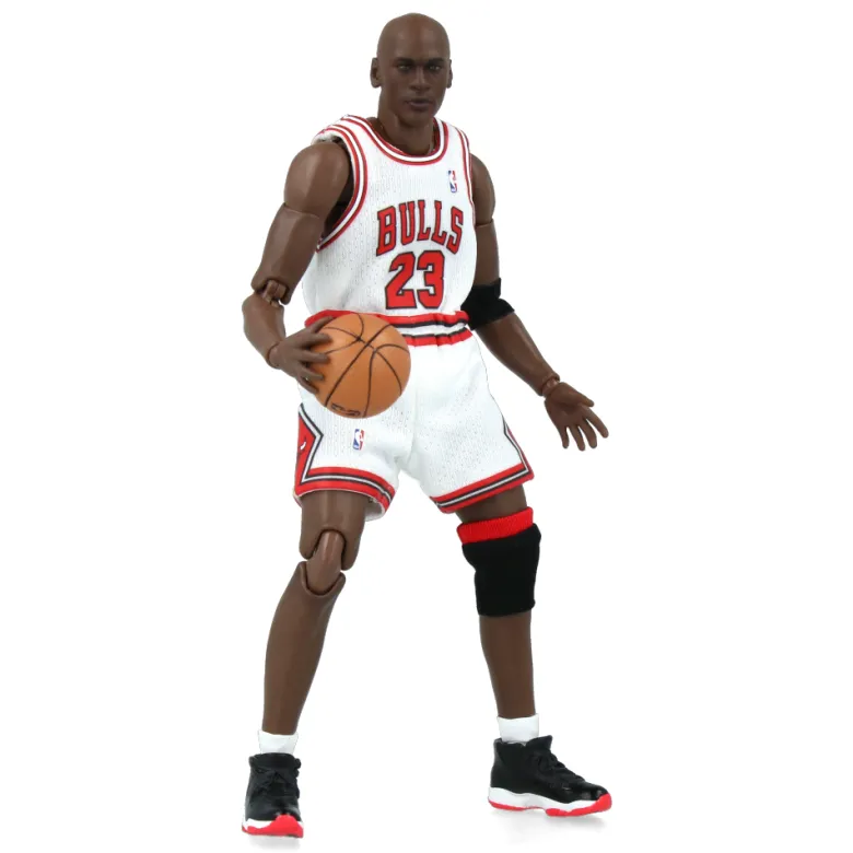 Mafex - Michael Jordan (Chicaco Bulls Home)